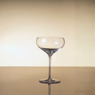 125ml_Coupette_Lifestyle_1_.png